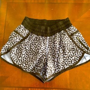 Lululemon Leopard Print Shorts Size 6